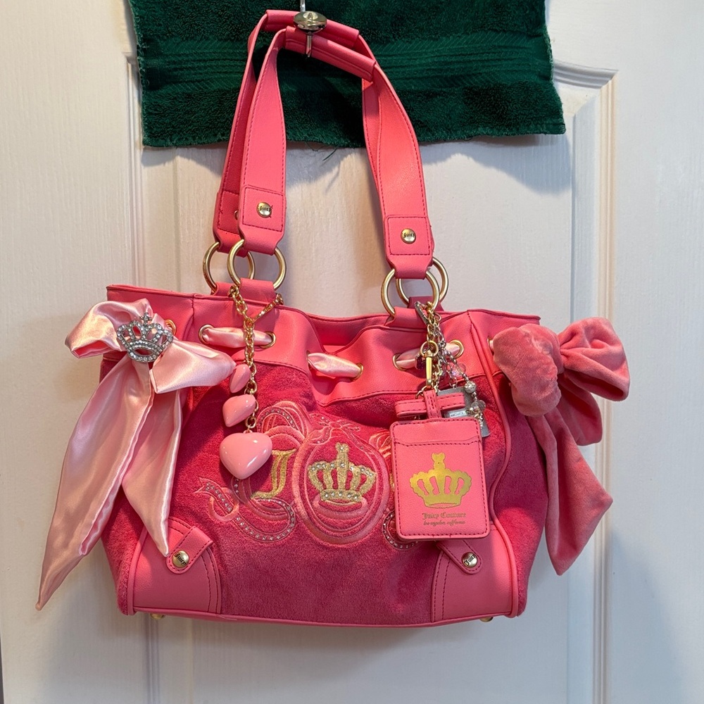 Juicy Couture Pink Daydreamer  Bag with Bow Details - Picture 10 of 13